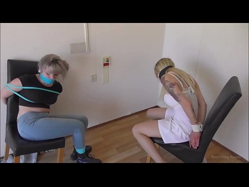 ❤️ Bağımlı / bağlı ve ağzı tıkalı / sıkıntı içinde küçük hanım ️ Sikiş videosu bize %tr.xxxhdporn.ru ☑